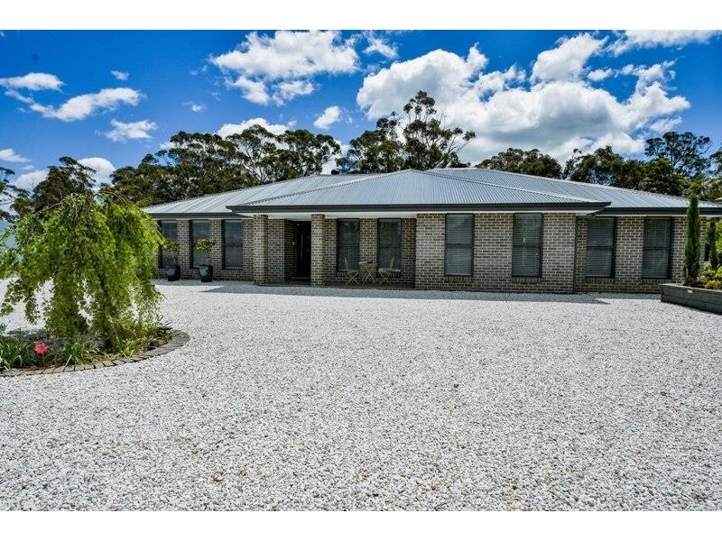 6 Cambourn Cl, Bundanoon NSW 2578