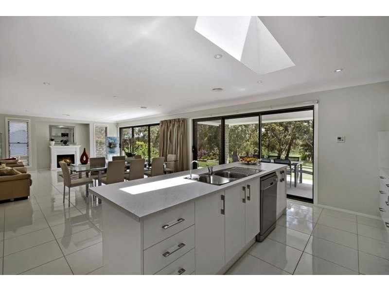 6 Cambourn Cl, Bundanoon NSW 2578