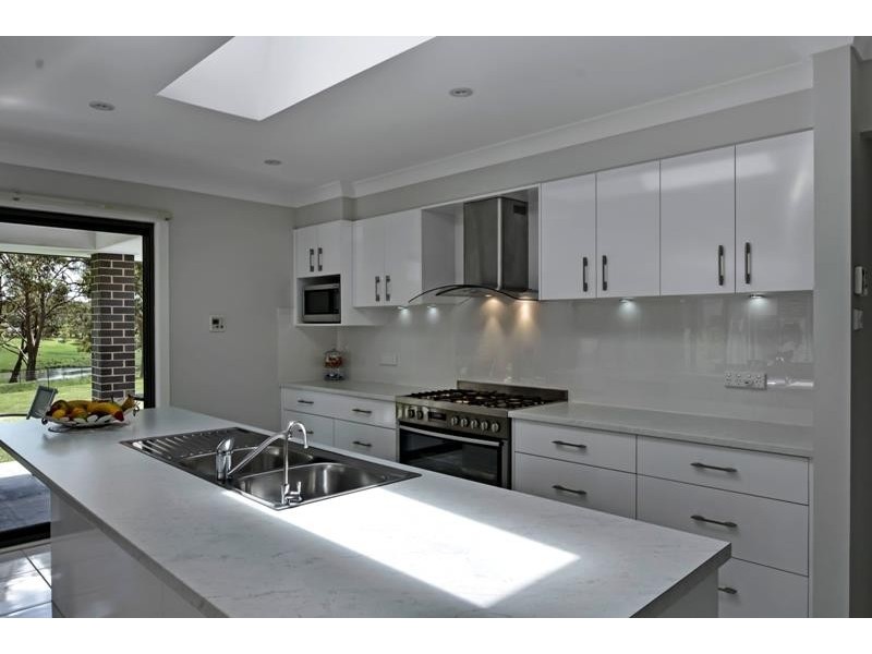 6 Cambourn Cl, Bundanoon NSW 2578