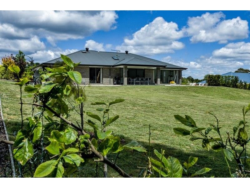 6 Cambourn Cl, Bundanoon NSW 2578