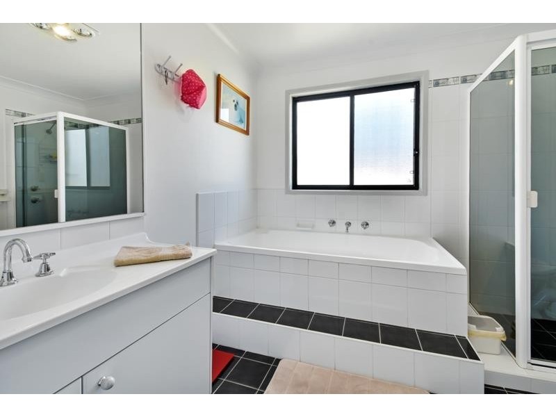 18 Wistringia Pl, Tallong NSW 2579