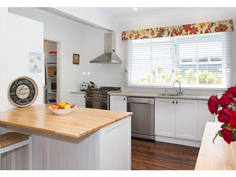 8 Barnett Ave, Bundanoon NSW 2578