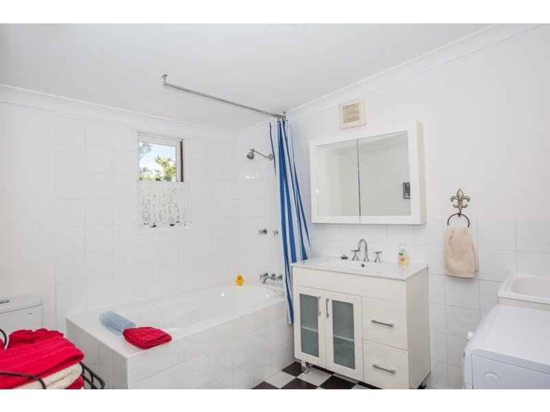 8 Barnett Ave, Bundanoon NSW 2578