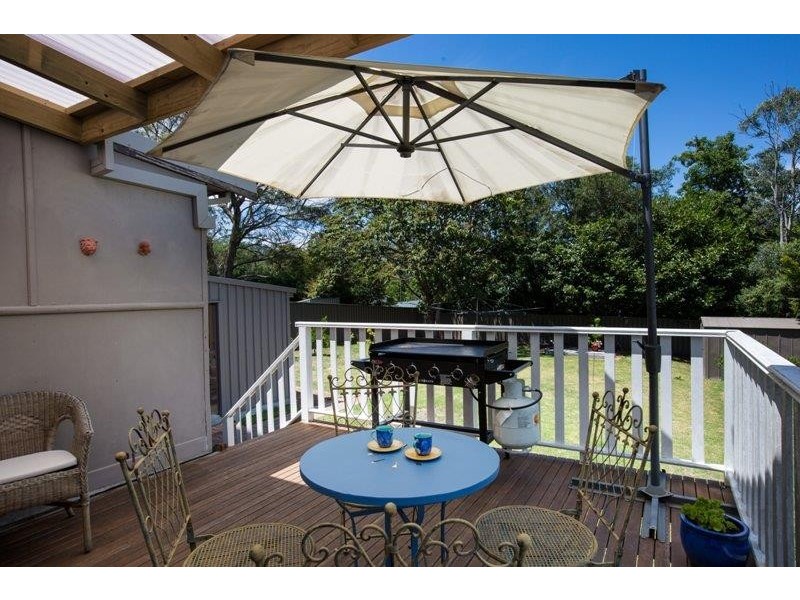 8 Barnett Ave, Bundanoon NSW 2578