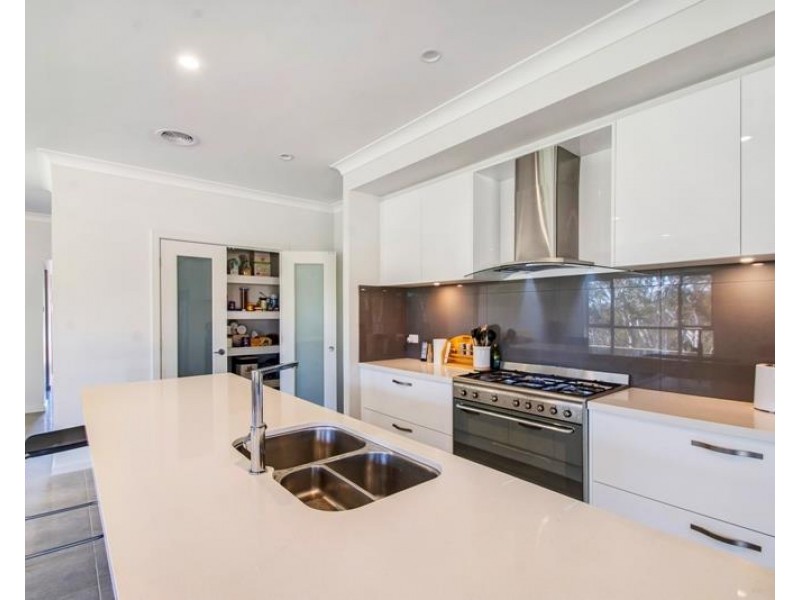 25 Hakea Close, Tallong NSW 2579