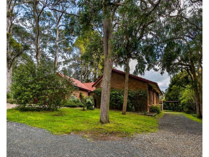 22 Bindar Crescent, Bundanoon NSW 2578