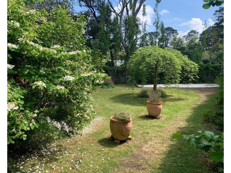 2 Nicholas Avenue, Bundanoon NSW 2578