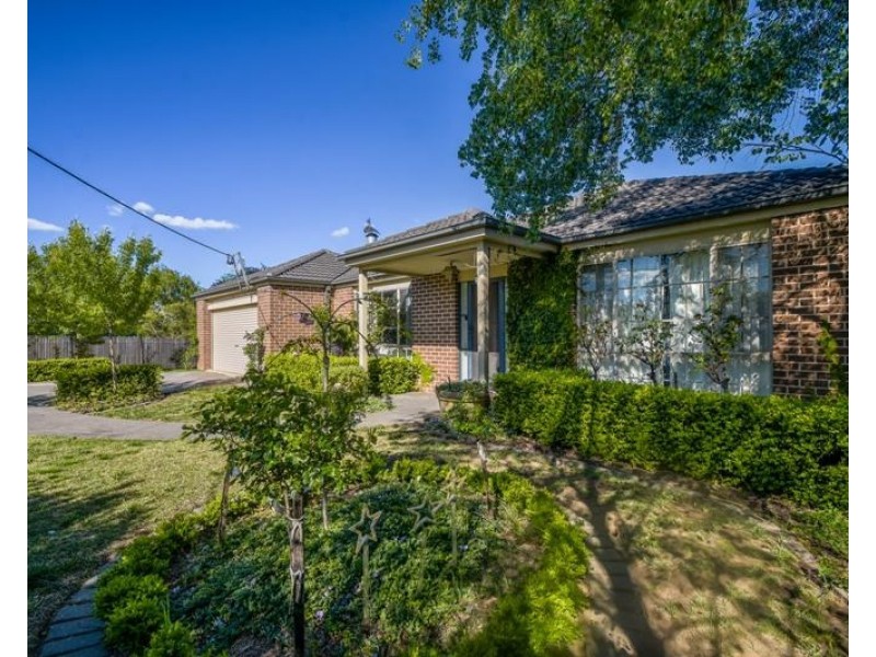 12 Waratah Place, Colo Vale NSW 2575