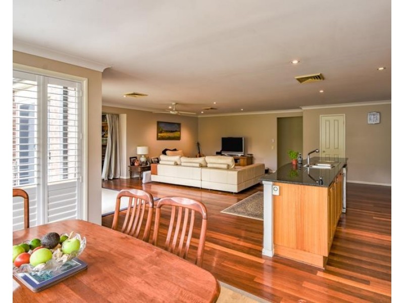 12 Waratah Place, Colo Vale NSW 2575