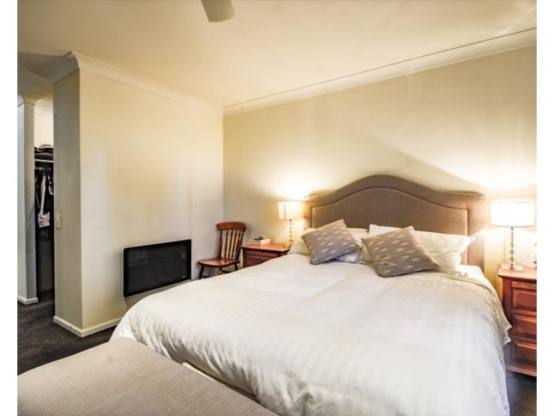 12 Waratah Place, Colo Vale NSW 2575