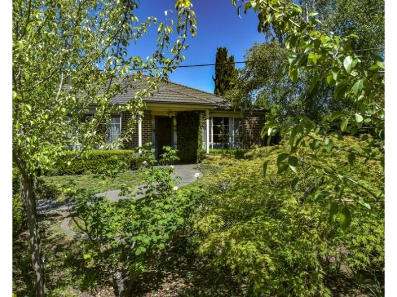 12 Waratah Place, Colo Vale NSW 2575