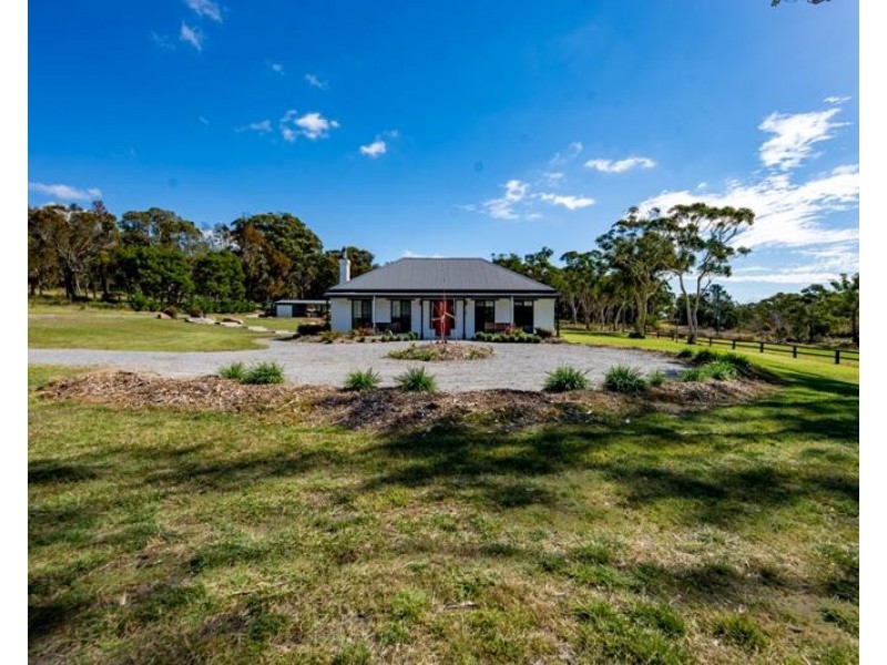 4 Bumballa Street, Tallong NSW 2579