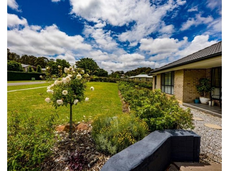 2 Bamburgh Place, Bundanoon NSW 2578