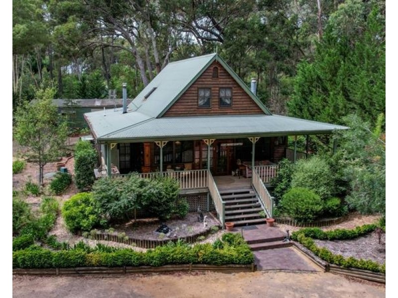 8 Davys Lane, Wingello NSW 2579