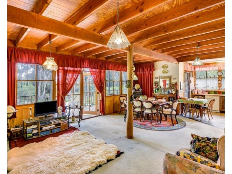 8 Davys Lane, Wingello NSW 2579