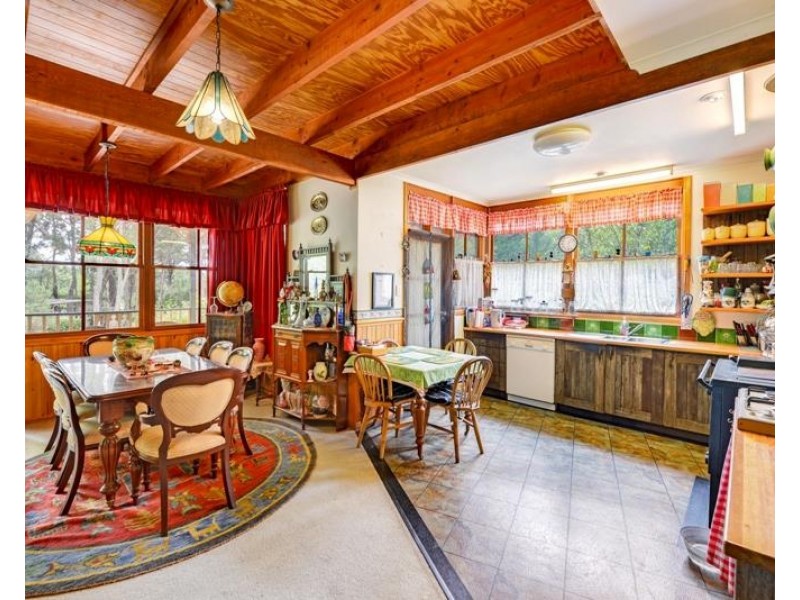 8 Davys Lane, Wingello NSW 2579