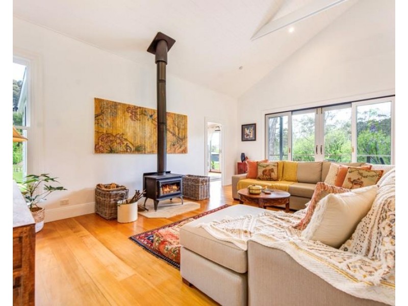 2 Ferndale Road, Bundanoon NSW 2578