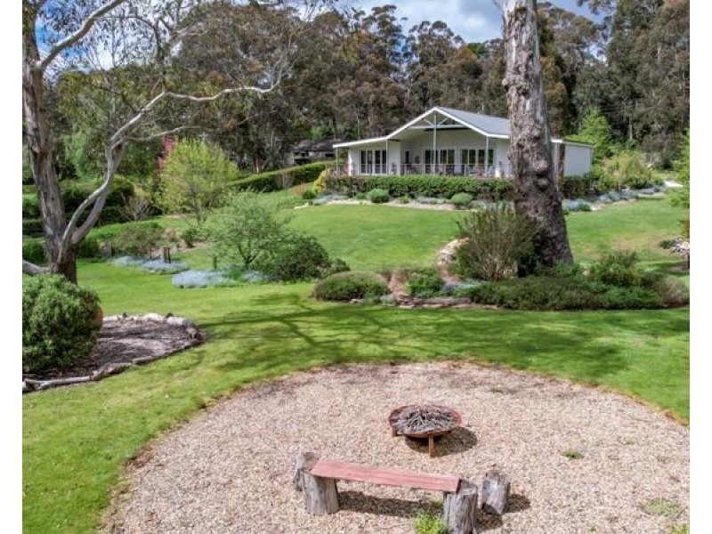 2 Ferndale Road, Bundanoon NSW 2578