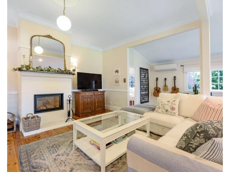 197 Railway Avenue, Bundanoon NSW 2578