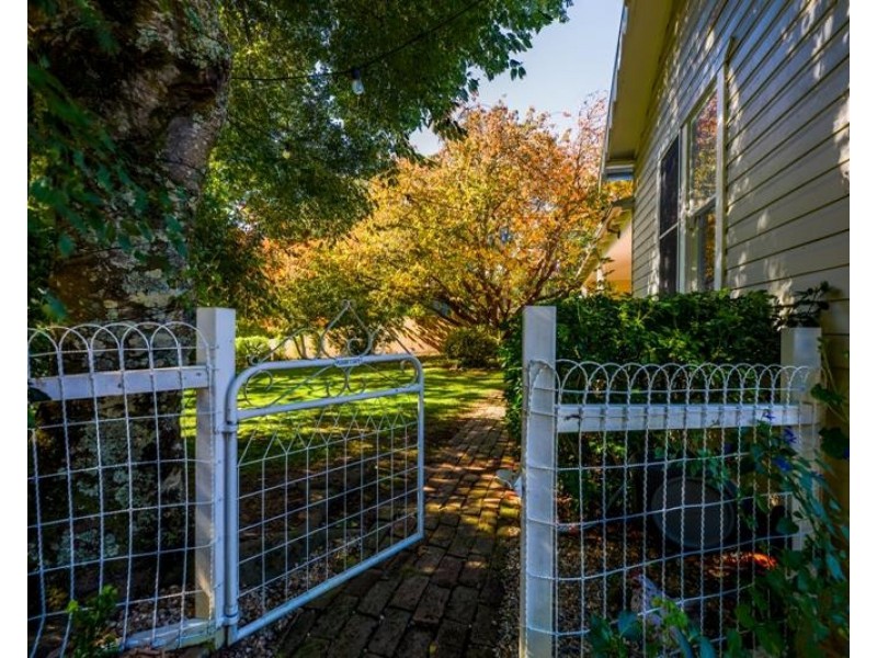 197 Railway Avenue, Bundanoon NSW 2578