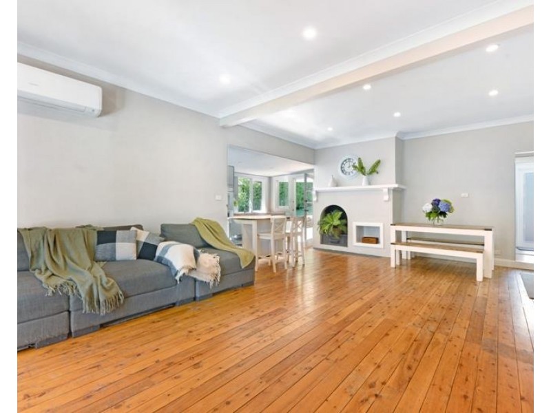 81 Railway Avenue, Bundanoon NSW 2578
