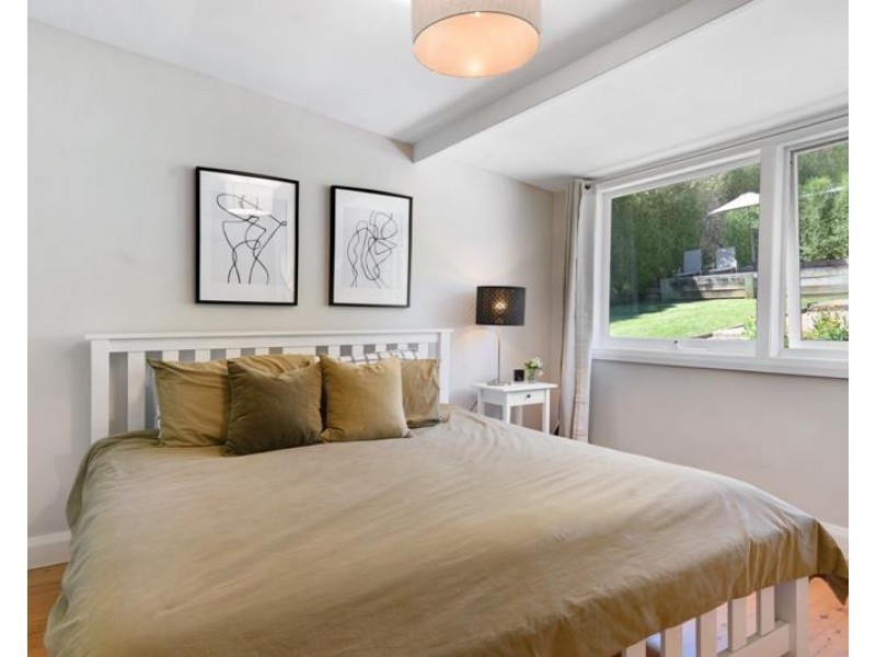 81 Railway Avenue, Bundanoon NSW 2578