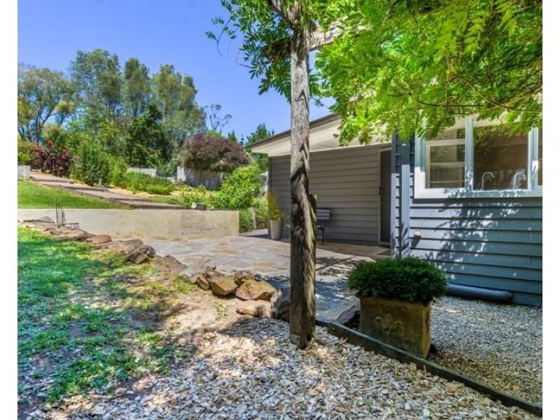 81 Railway Avenue, Bundanoon NSW 2578