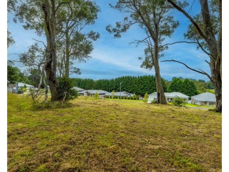 15 Rochester  Drive, Bundanoon NSW 2578