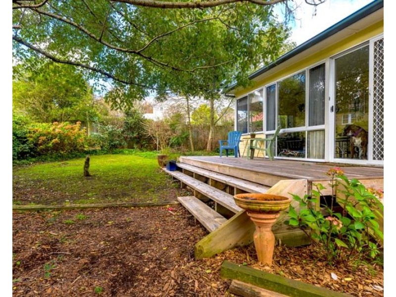 73 Railway Avenue, Bundanoon NSW 2578