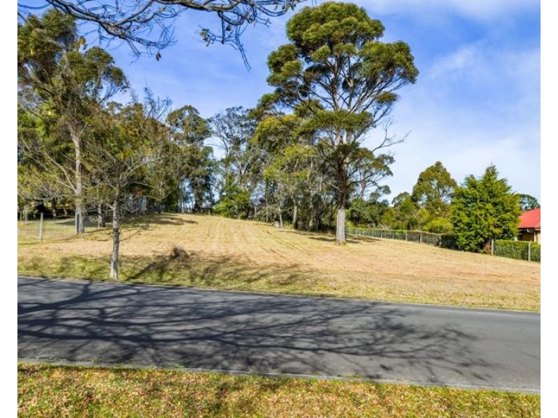 14 Bamburgh Place, Bundanoon NSW 2578