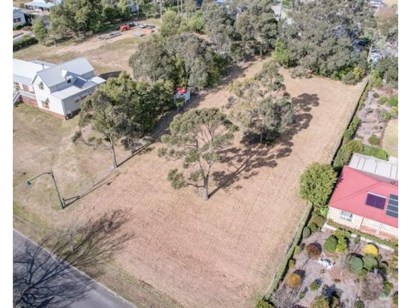 14 Bamburgh Place, Bundanoon NSW 2578