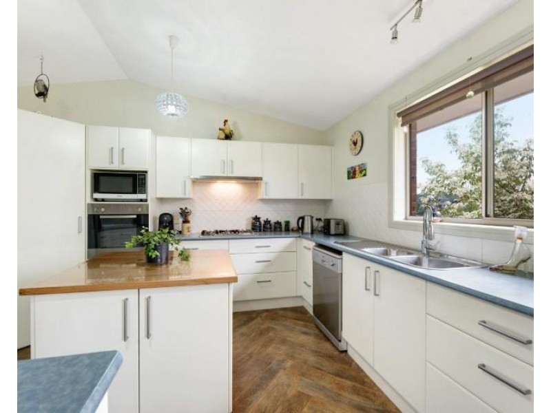 4 Lodge Lane, Bundanoon NSW 2578