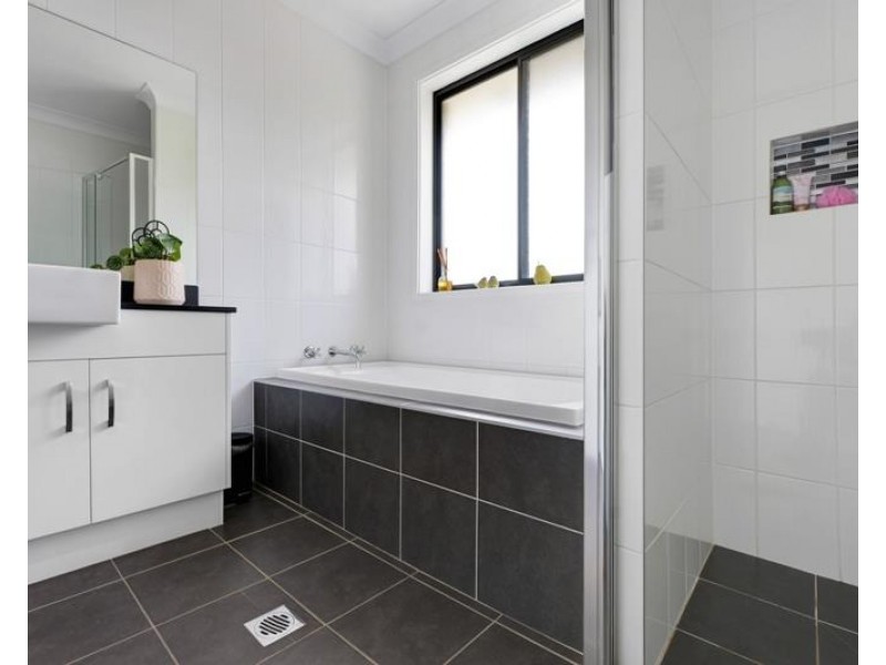 2 Bamburgh Place, Bundanoon NSW 2578