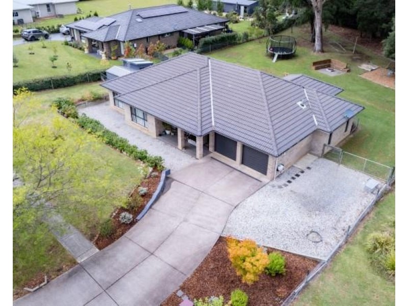 2 Bamburgh Place, Bundanoon NSW 2578