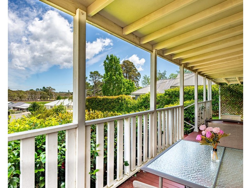 6 Ella Street, Bundanoon NSW 2578