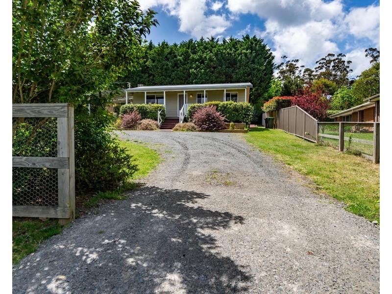 6 Ella Street, Bundanoon NSW 2578