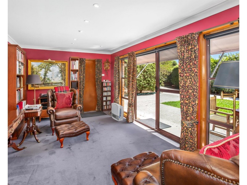 25 Bindar Crescent, Bundanoon NSW 2578