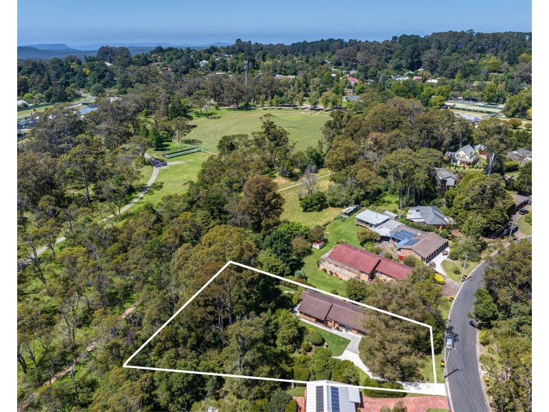 25 Bindar Crescent, Bundanoon NSW 2578