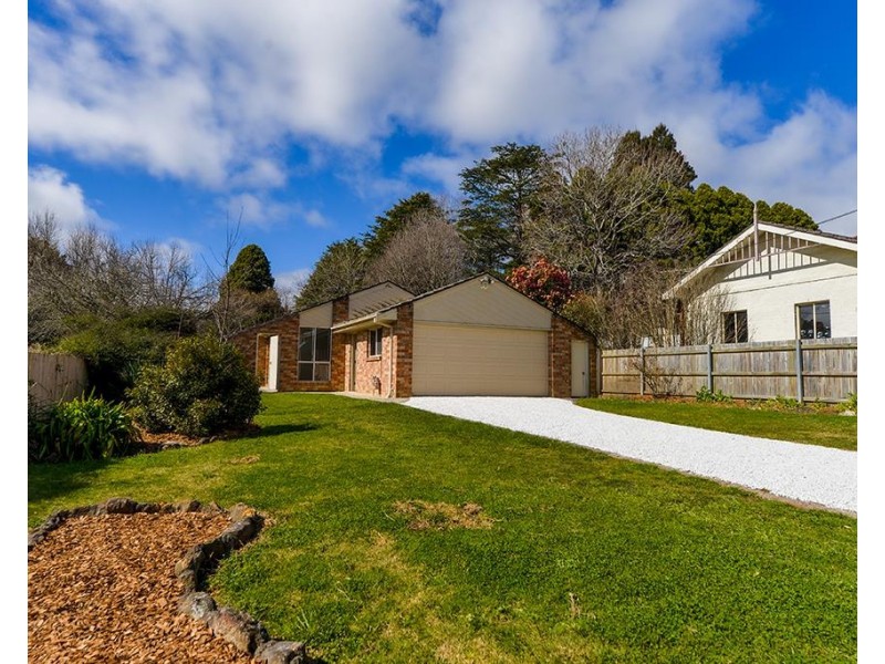 11 Amy Street, Bundanoon NSW 2578