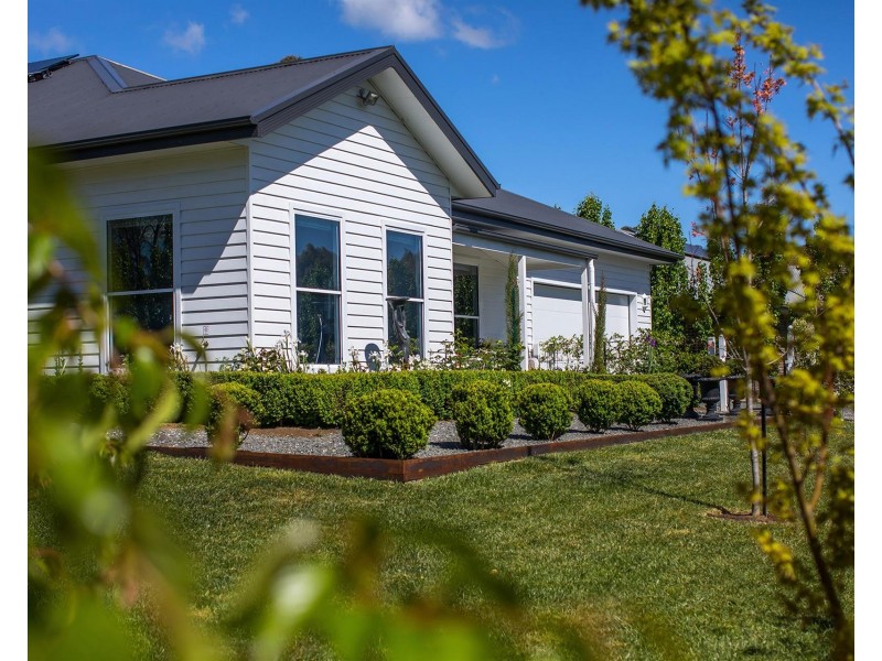 1 Larkin Close, Bundanoon NSW 2578