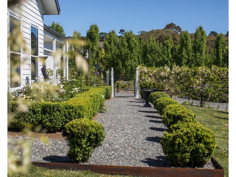 1 Larkin Close, Bundanoon NSW 2578