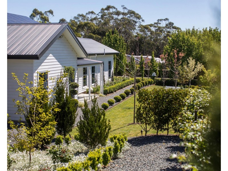1 Larkin Close, Bundanoon NSW 2578