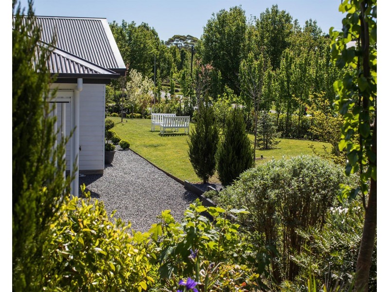 1 Larkin Close, Bundanoon NSW 2578