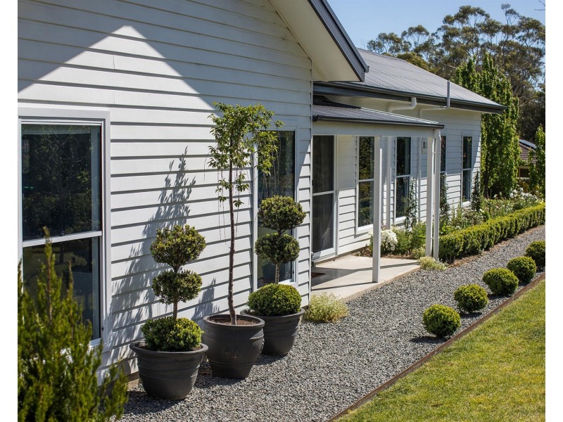 1 Larkin Close, Bundanoon NSW 2578