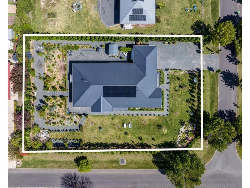 1 Larkin Close, Bundanoon NSW 2578