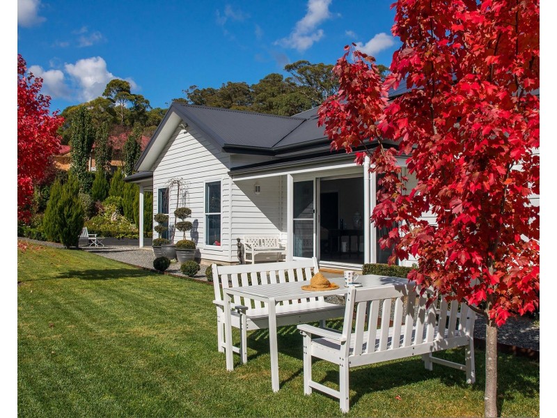 1 Larkin Close, Bundanoon NSW 2578