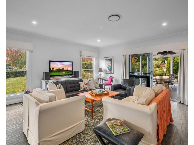 1 Larkin Close, Bundanoon NSW 2578