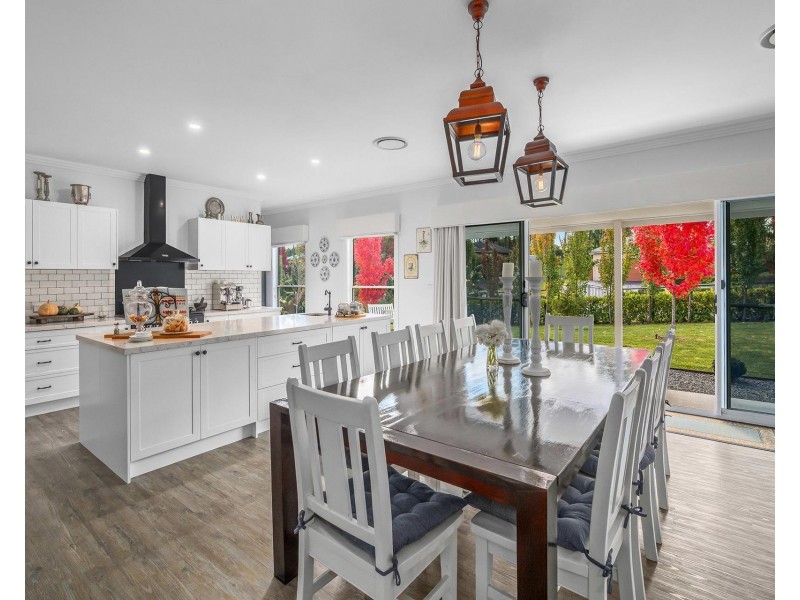 1 Larkin Close, Bundanoon NSW 2578