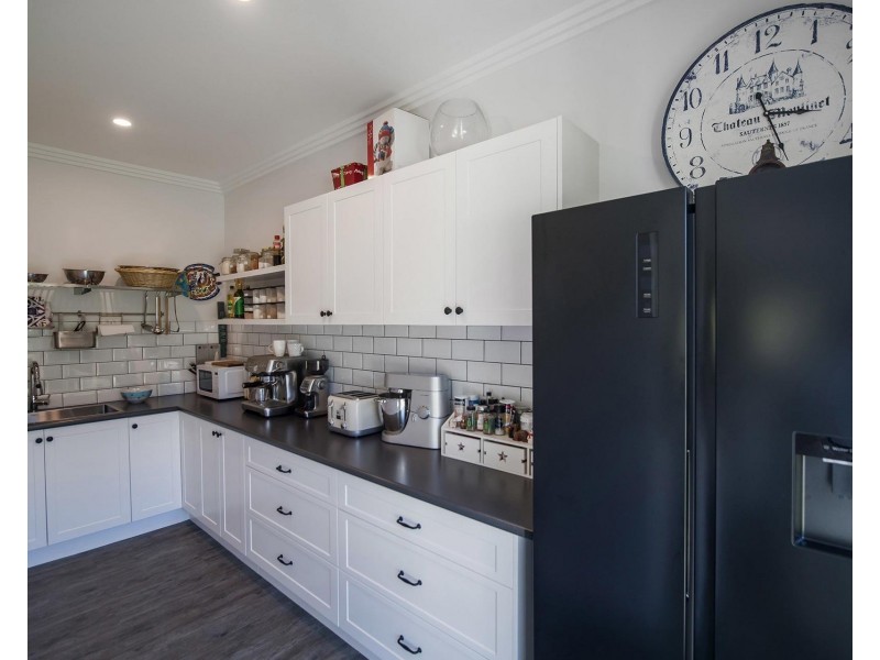 1 Larkin Close, Bundanoon NSW 2578