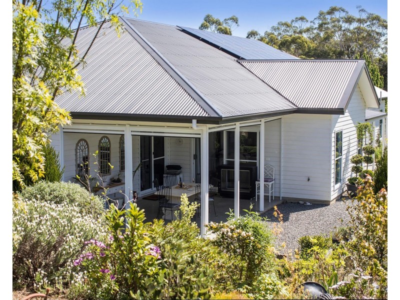 1 Larkin Close, Bundanoon NSW 2578
